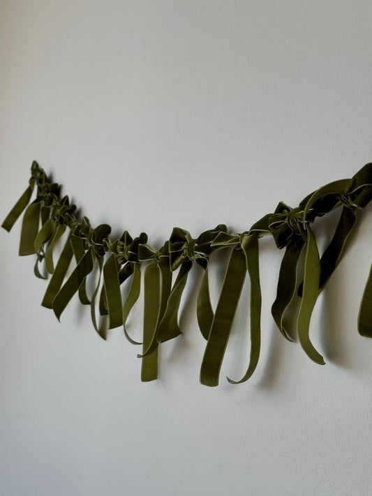 Bow Garland